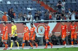 开云体育在线-波鸿队教练因球队失利被批评，下课传闻四起