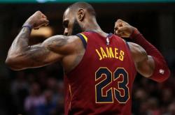 开云体育app-爵士豪取连胜，昂扬士气冲击榜首位置的简单介绍