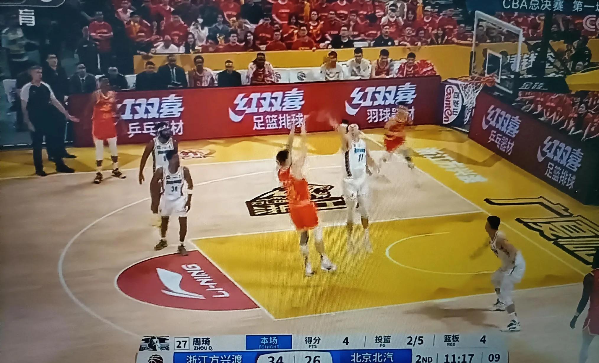 包含CBA新赛季启幕，球迷热情高涨的词条