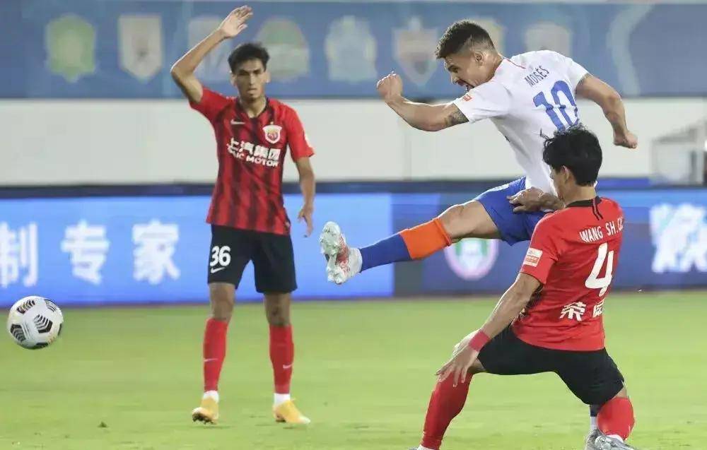 白热化对决:山东队与广东队争夺胜利权利 白热化对决:山东队与广东队争夺胜利权利