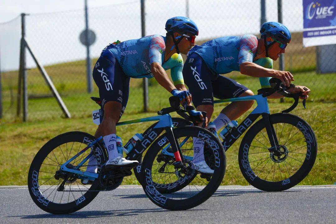 匈牙利代表团集体斩获佳绩，荣誉归来