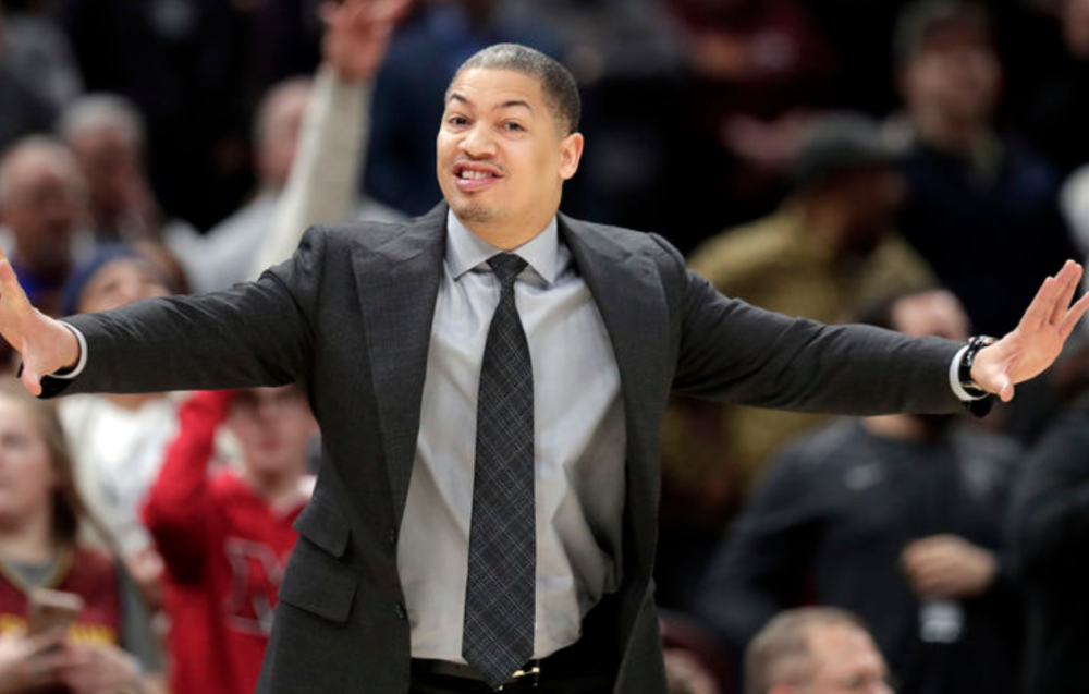 关于胜利之路不断延伸，球队士气高涨的信息