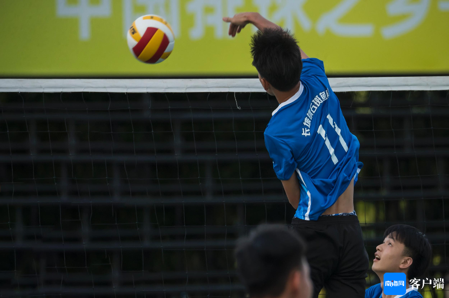 比赛场上场下众多精彩瞬间,球迷沸腾热情高涨的简单介绍 比赛场上场下众多精彩瞬间,球迷沸腾热情高涨的简单介绍