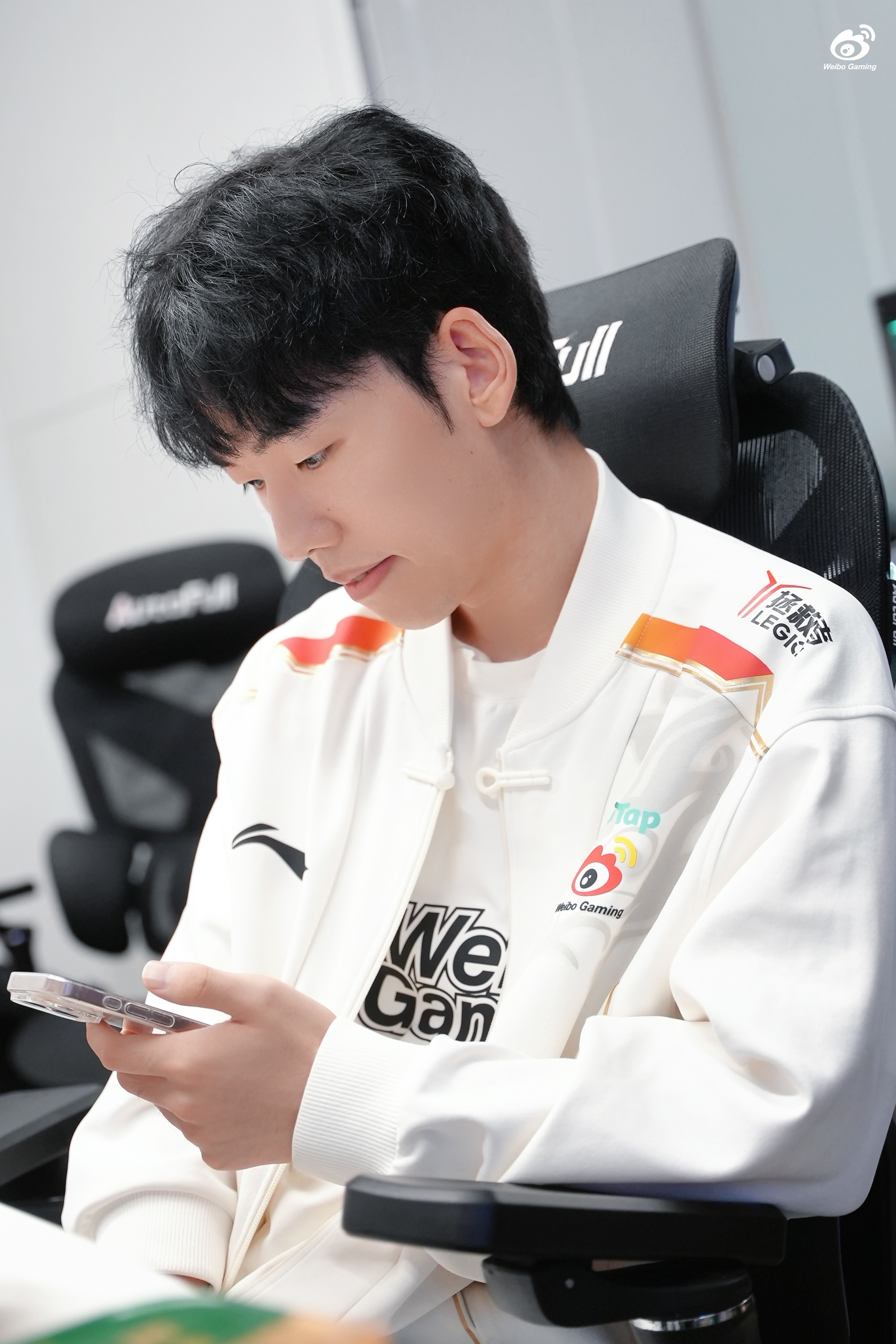 关于WBG险胜MAD,Ruler拿下关键大龙焦点之战八强赛,留下经典瞬间的信息 关于WBG险胜MAD,Ruler拿下关键大龙焦点之战八强赛,留下经典瞬间的信息