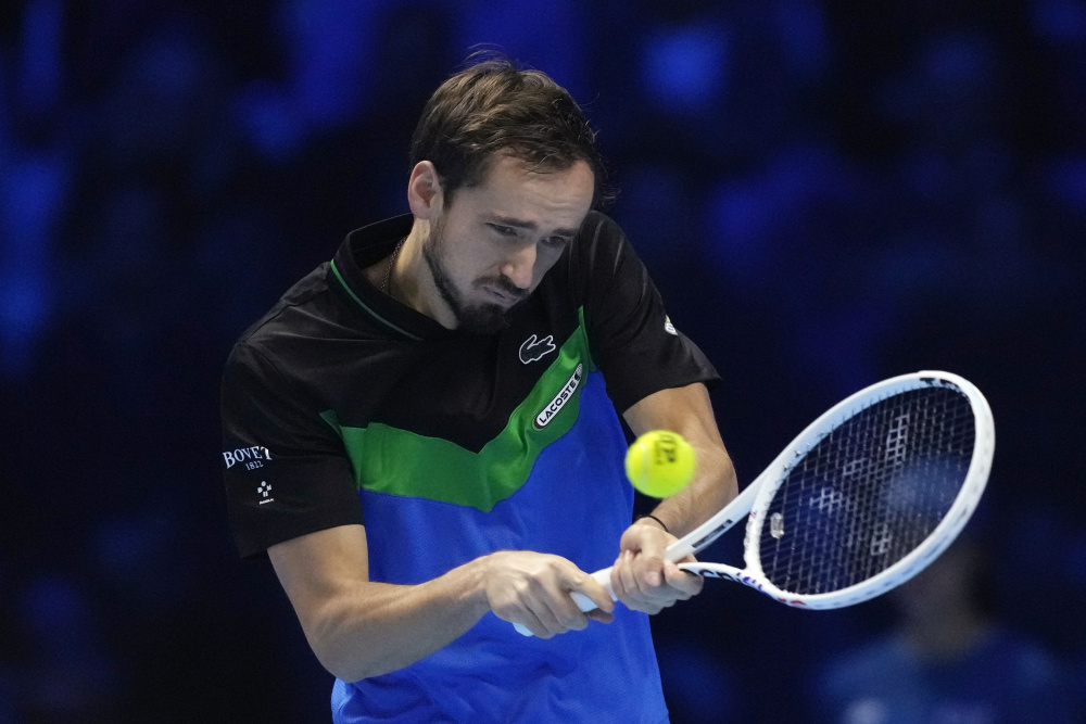 英国网球队完胜美国网球队，梅德韦杰夫绝境逆转的简单介绍