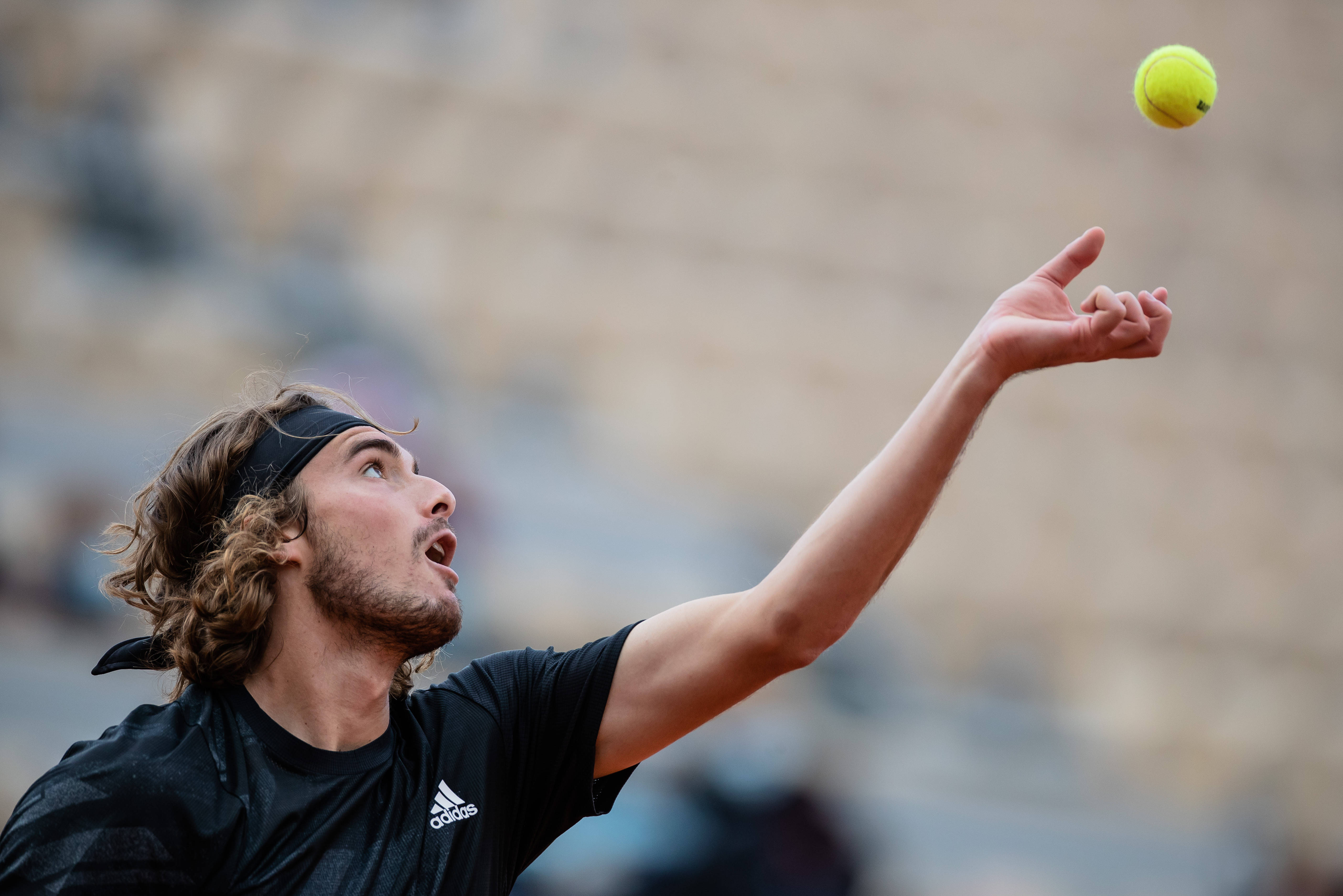 英国网球队轻取日本网球队,西西帕斯绝境逆转的简单介绍 英国网球队轻取日本网球队,西西帕斯绝境逆转的简单介绍