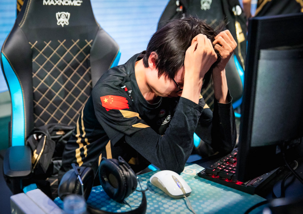 S赛选手赛后落泪，背后故事感人的简单介绍