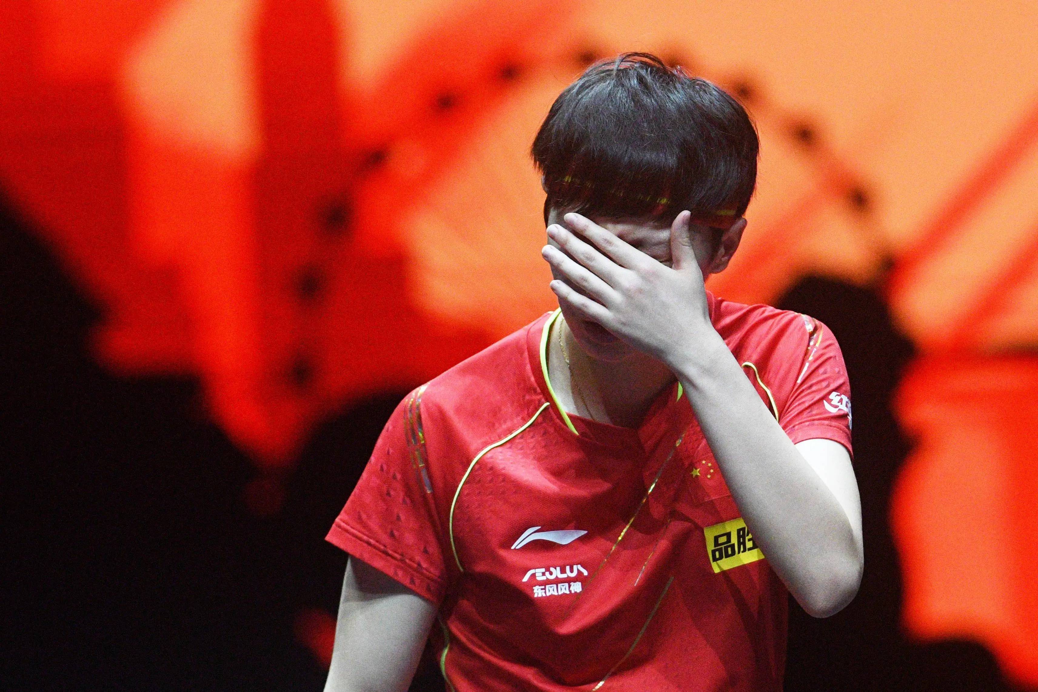 包含亚洲杯选手赛后落泪，背后故事感人的词条