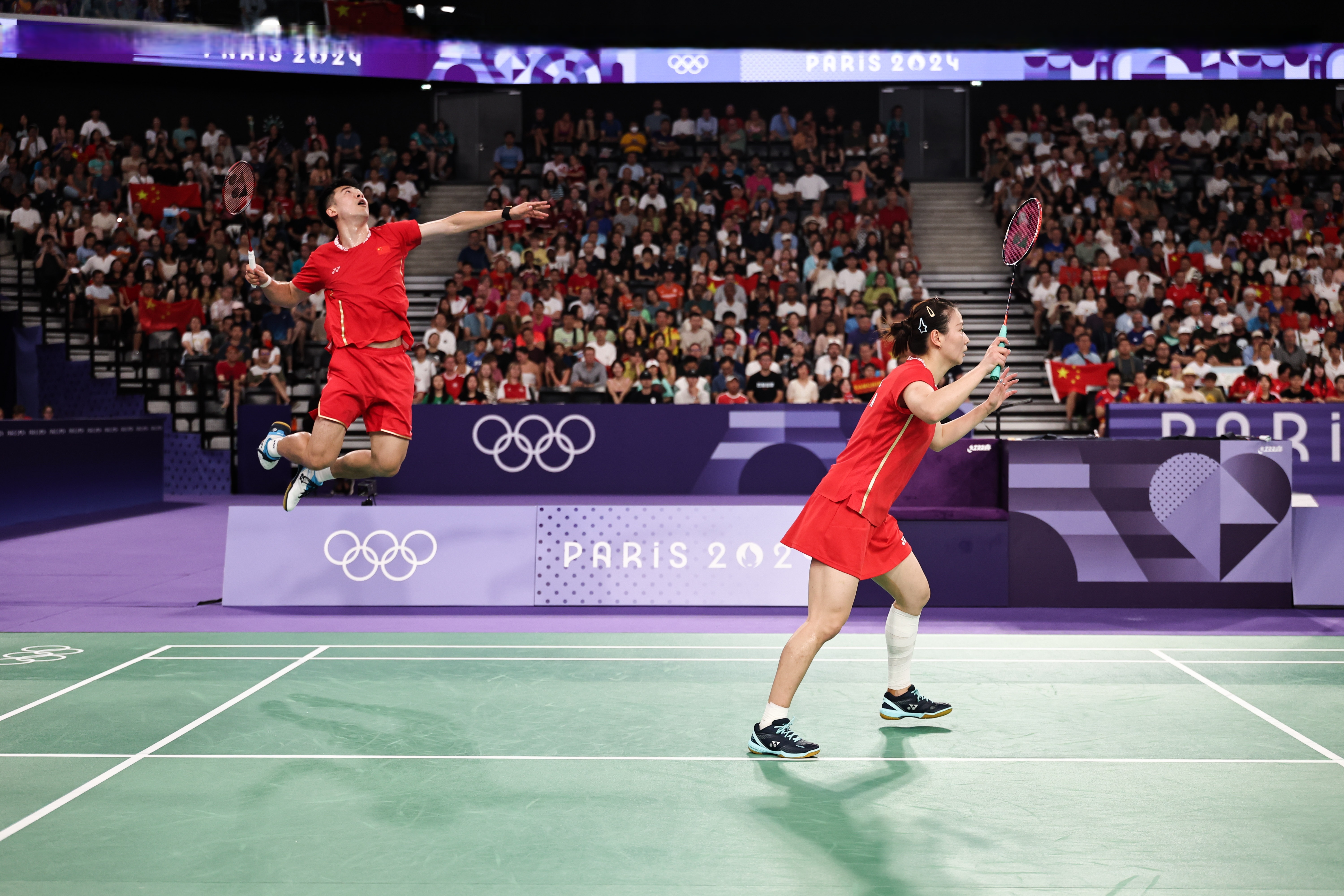 关于中国队完胜印度队，郑思维刷新纪录的信息